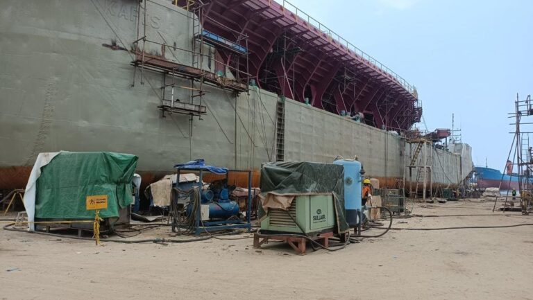 DNN-PILLAR-Sand-Blasting-Painting-Kapal-Surya-Sejati-300-3.jpeg